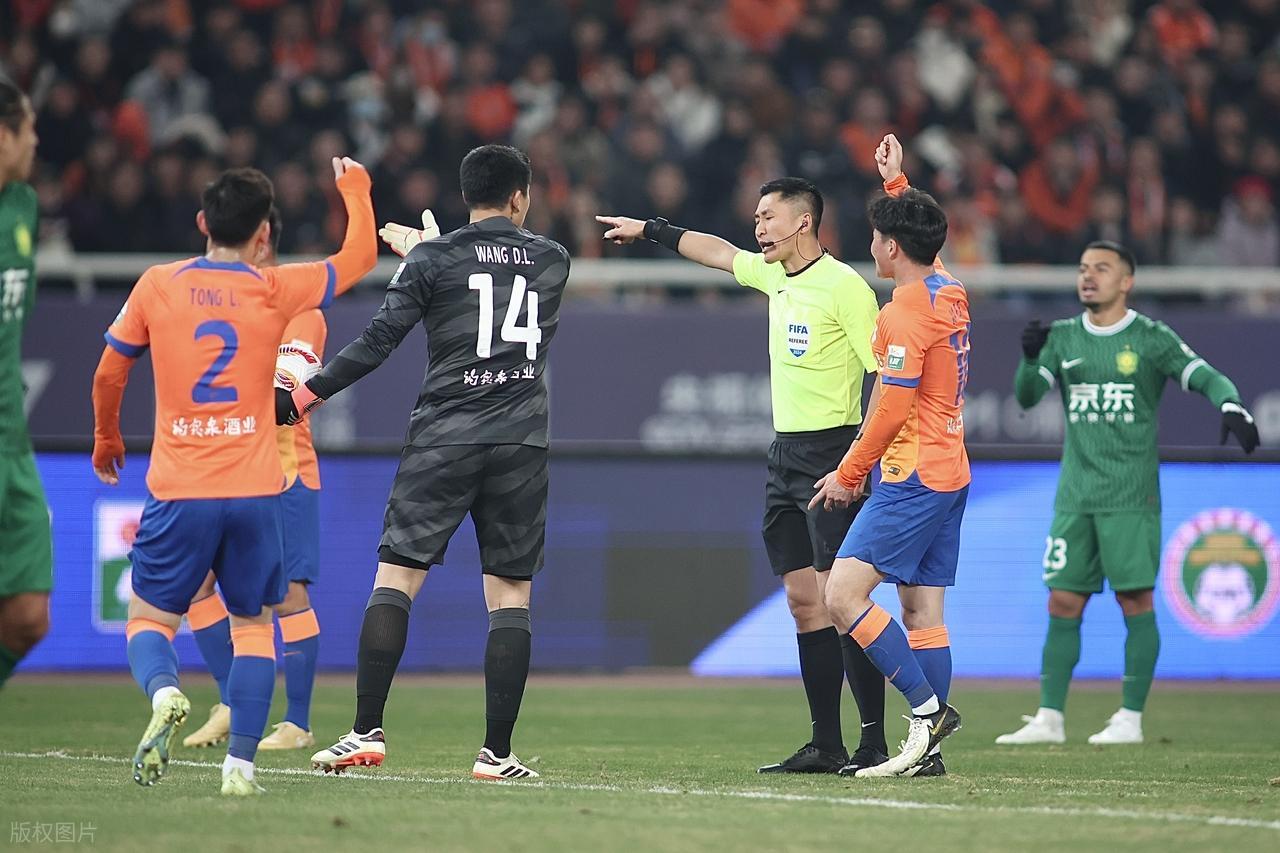 重磅！京鲁大战裁判谜团破解：马宁并非人选，想要公平只能靠他？